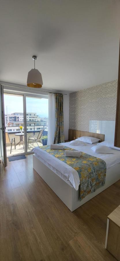 Luxury Panorama Apartament,coresi 公寓
