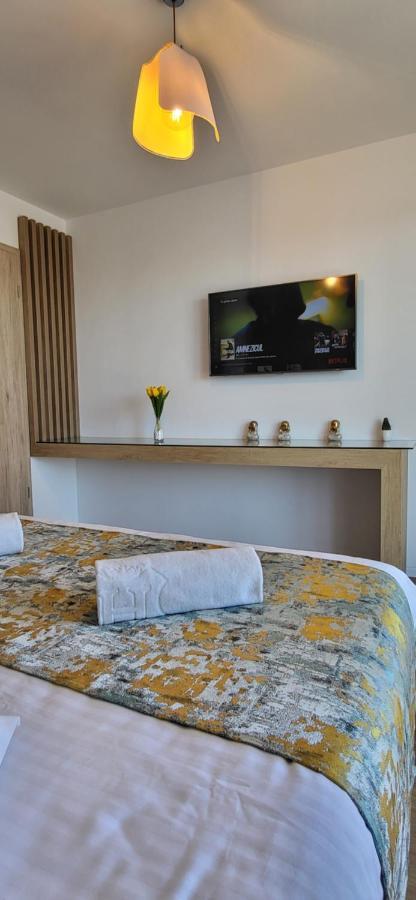 Luxury Panorama Apartament,coresi 公寓 *